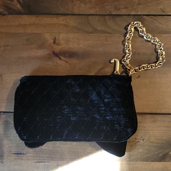 Juicy Couture Bow velvet wristlet clutch 🌟 - Picture 3 of 6